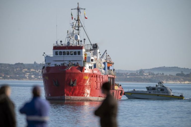 Germany scraps funding for sea rescues of migrants